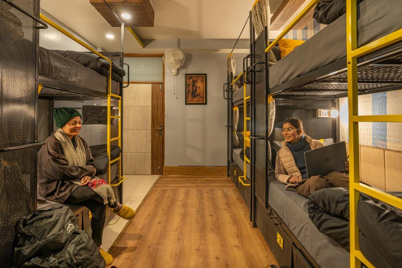 The Hosteller Mcleodganj, Mall Road МакЛеод Ганж Екстериор снимка