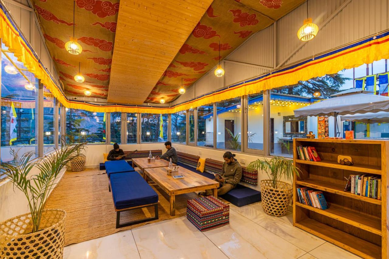 The Hosteller Mcleodganj, Mall Road МакЛеод Ганж Екстериор снимка