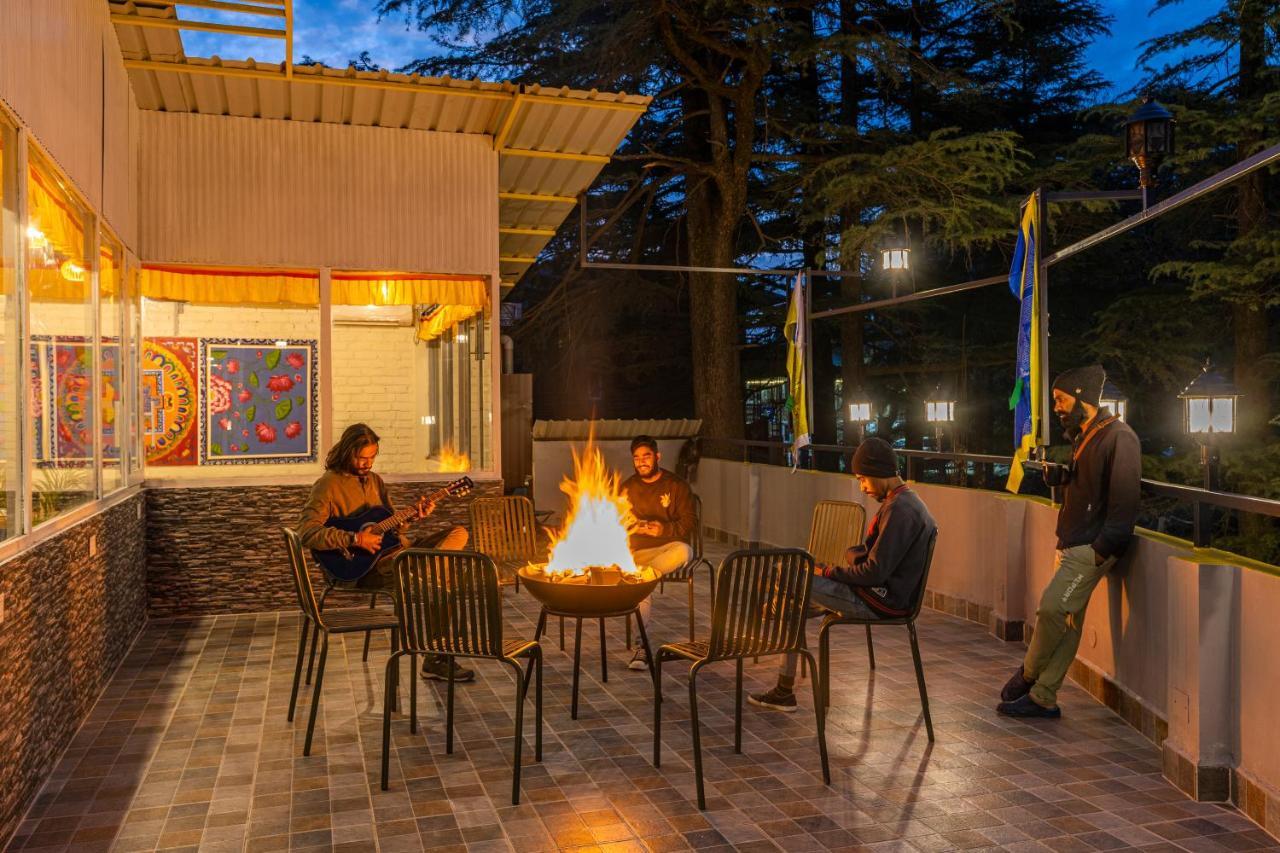 The Hosteller Mcleodganj, Mall Road МакЛеод Ганж Екстериор снимка