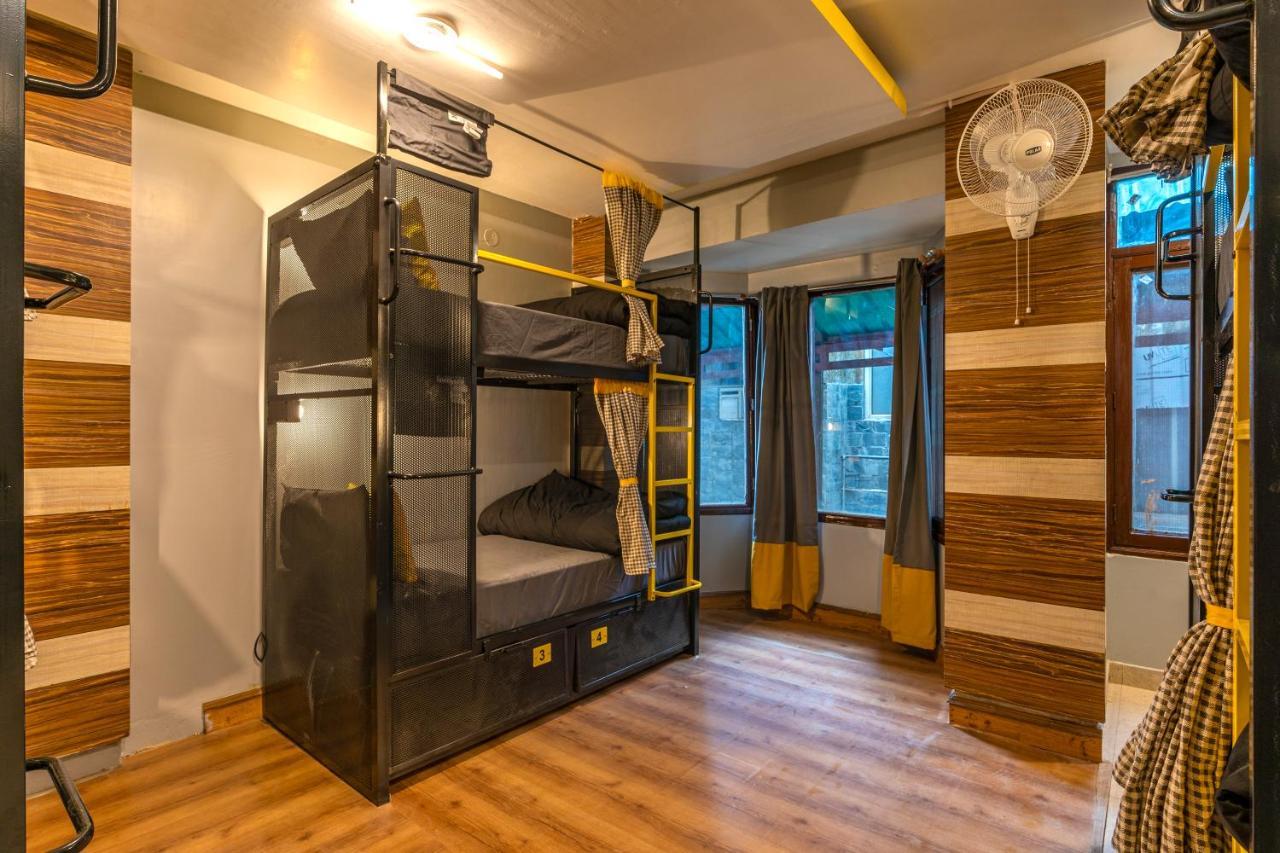 The Hosteller Mcleodganj, Mall Road МакЛеод Ганж Екстериор снимка