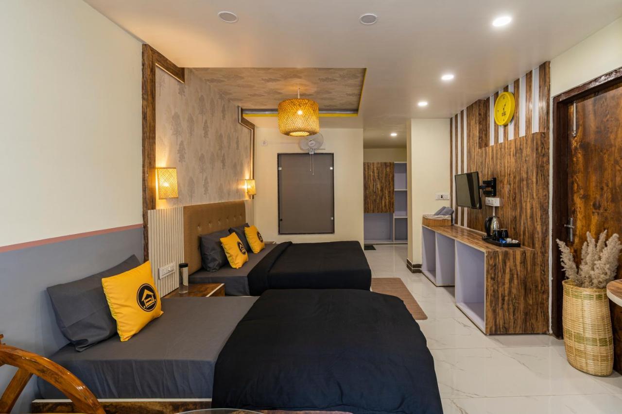 The Hosteller Mcleodganj, Mall Road МакЛеод Ганж Екстериор снимка