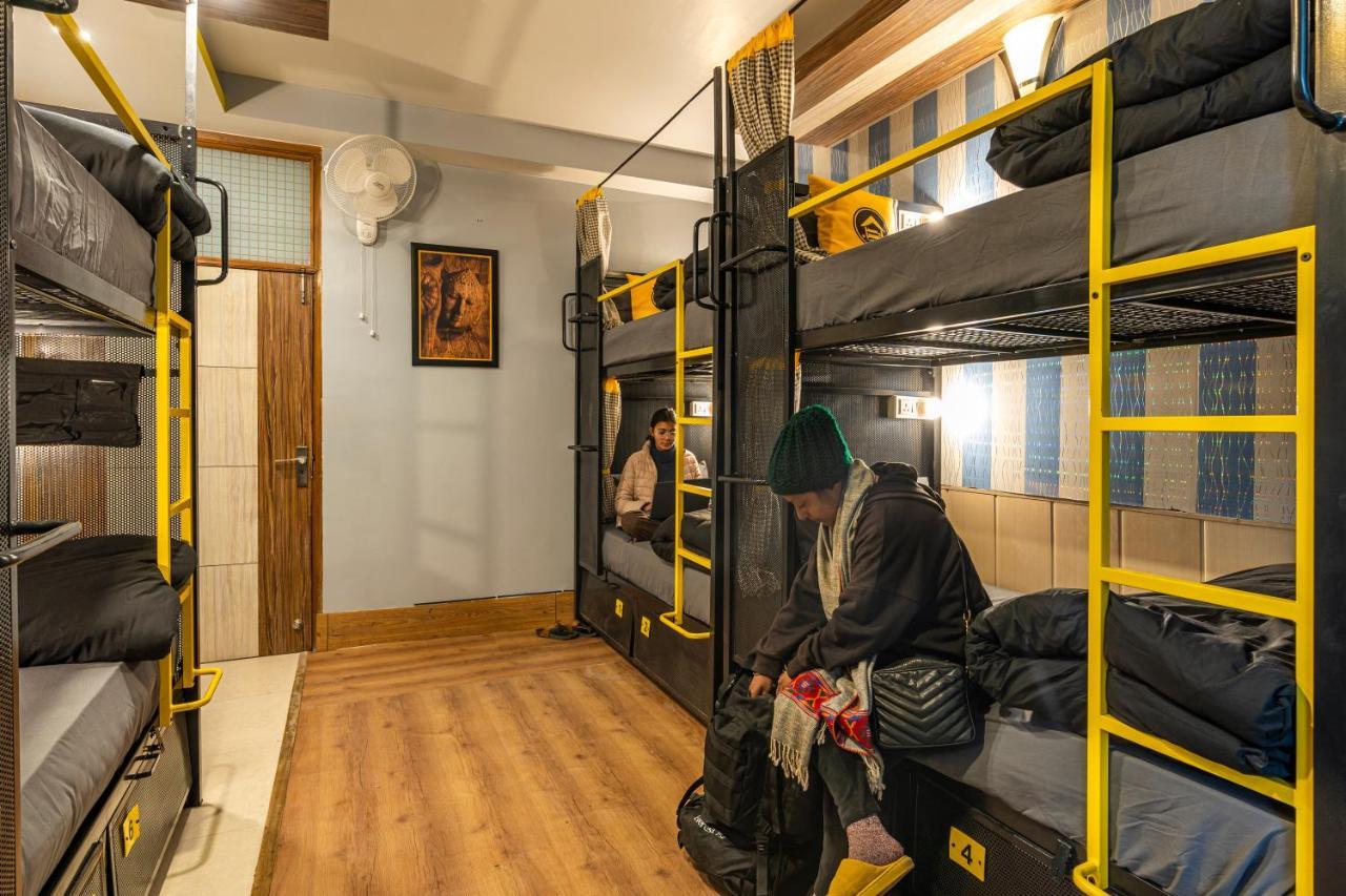 The Hosteller Mcleodganj, Mall Road МакЛеод Ганж Екстериор снимка