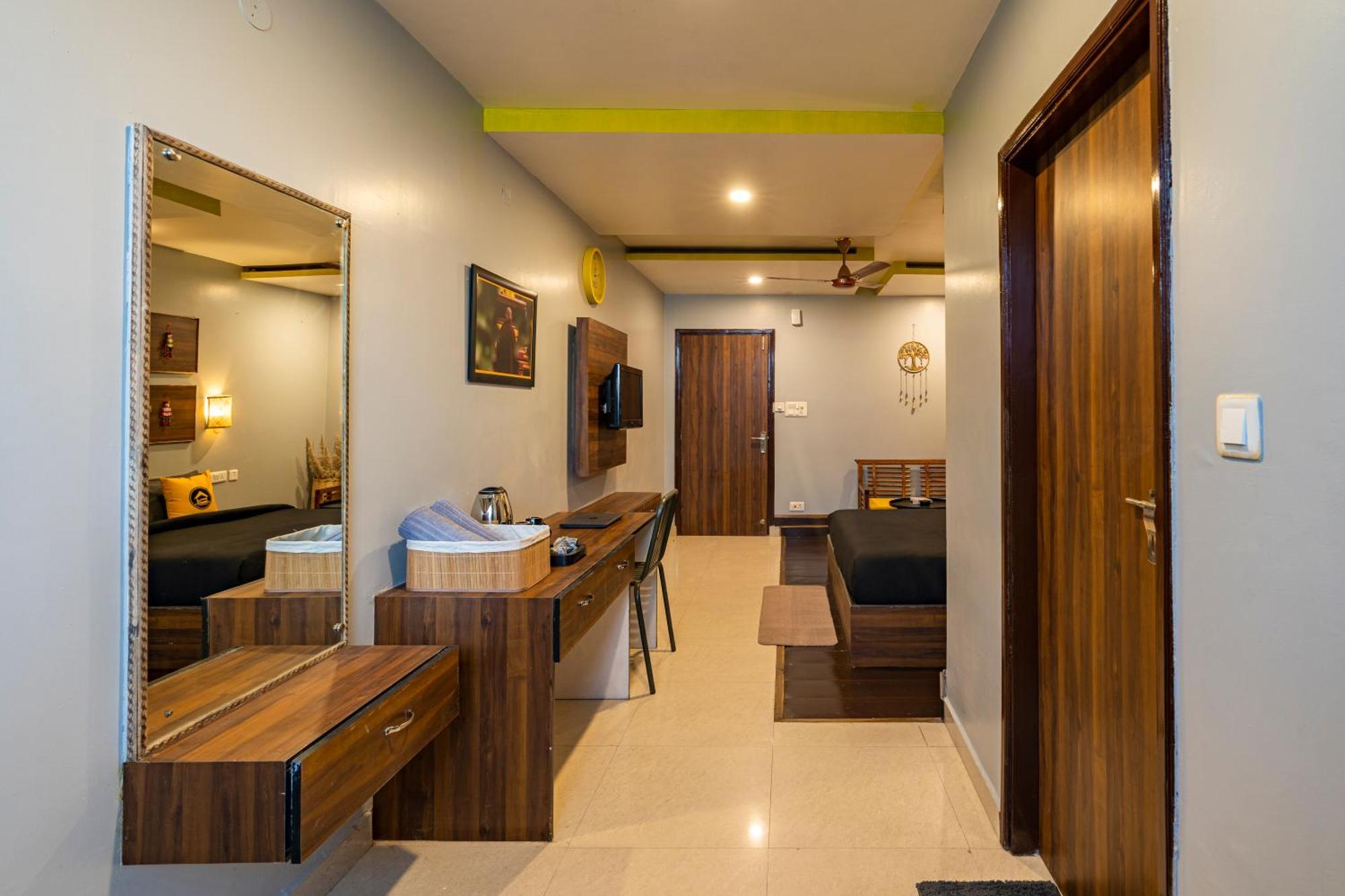 The Hosteller Mcleodganj, Mall Road МакЛеод Ганж Екстериор снимка